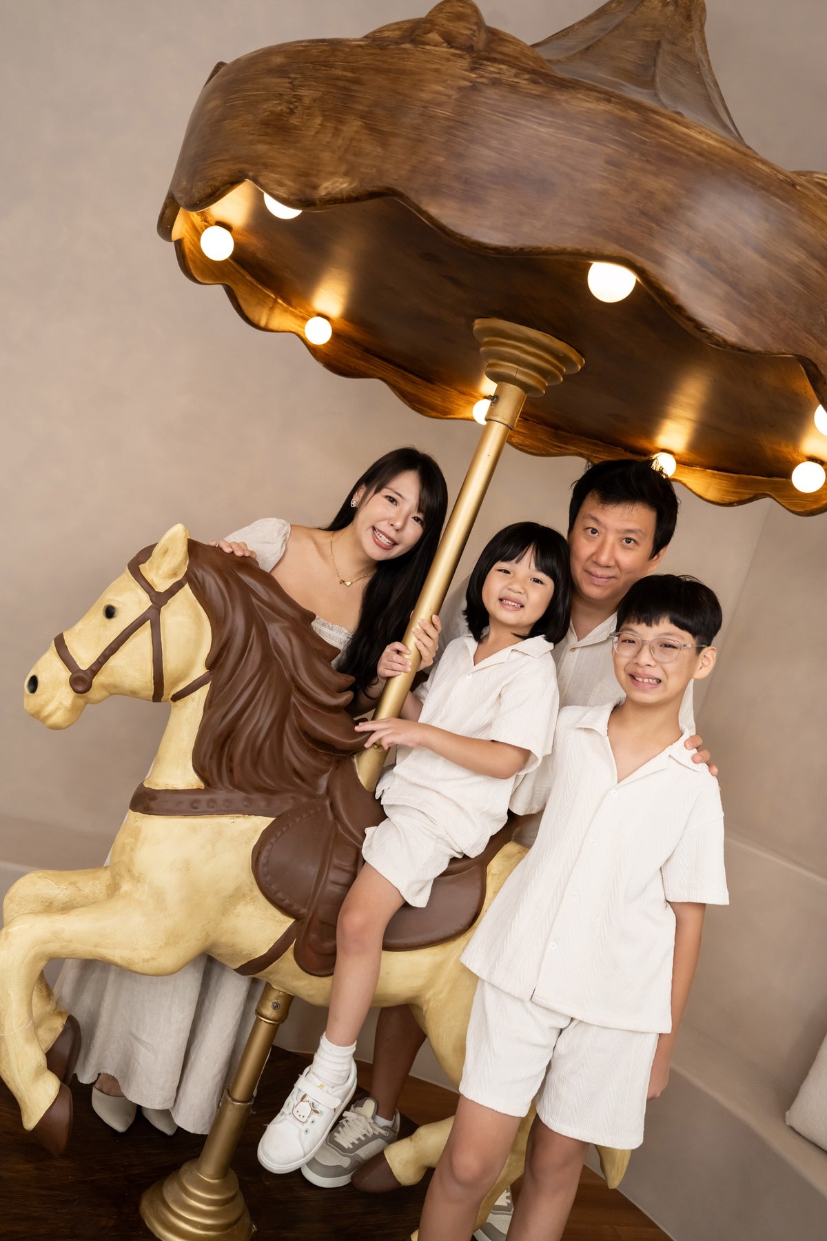 CAROUSEL PARLOUR Mini Family Package (20mins)