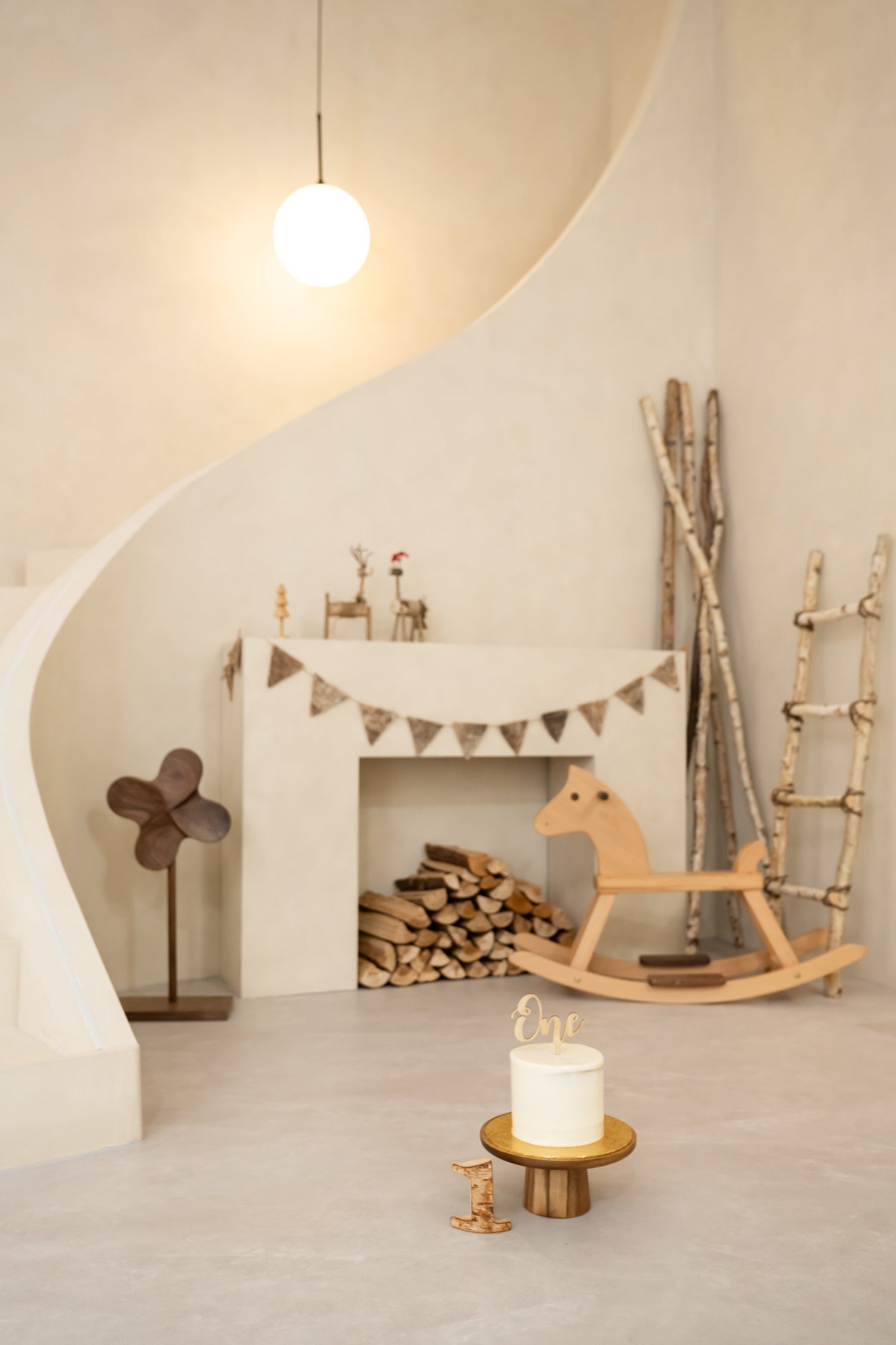 Lumière Stairway Baby Cake Smash + Family Package (45mins)