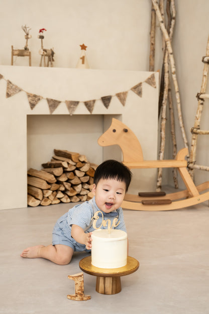 Lumière Stairway Baby Cake Smash + Family Package (45mins)