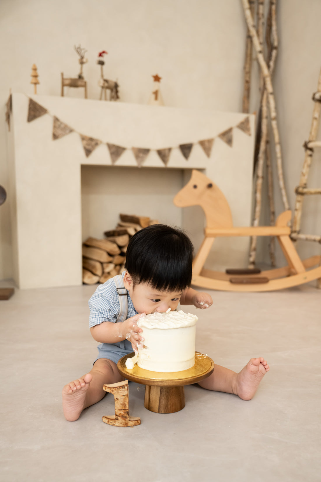 Lumière Stairway Baby Cake Smash + Family Package (45mins)